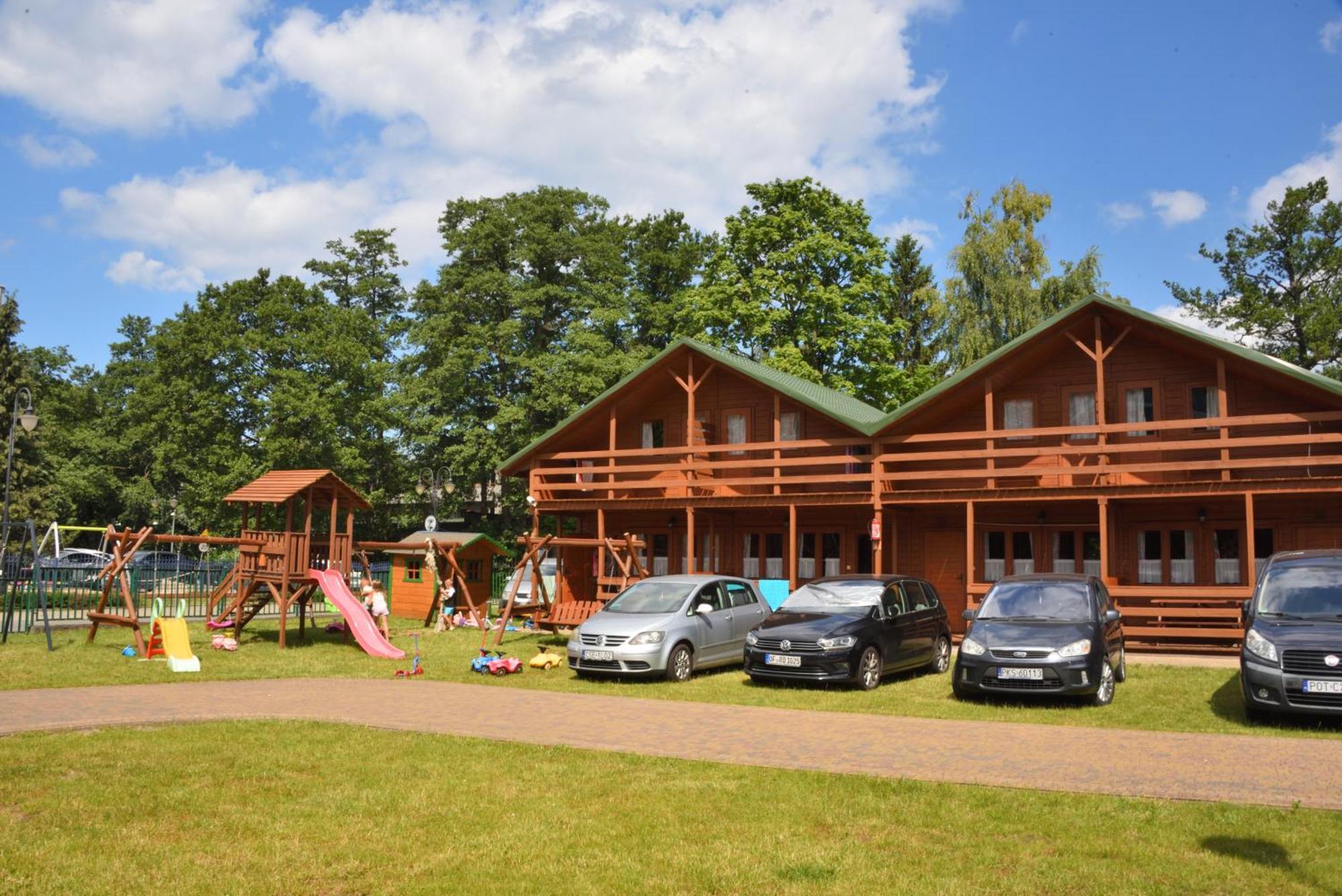 Mlodziezowy Domek Dla Grup Eldorado Mielno Centrum, 200M Od Morza Luaran gambar