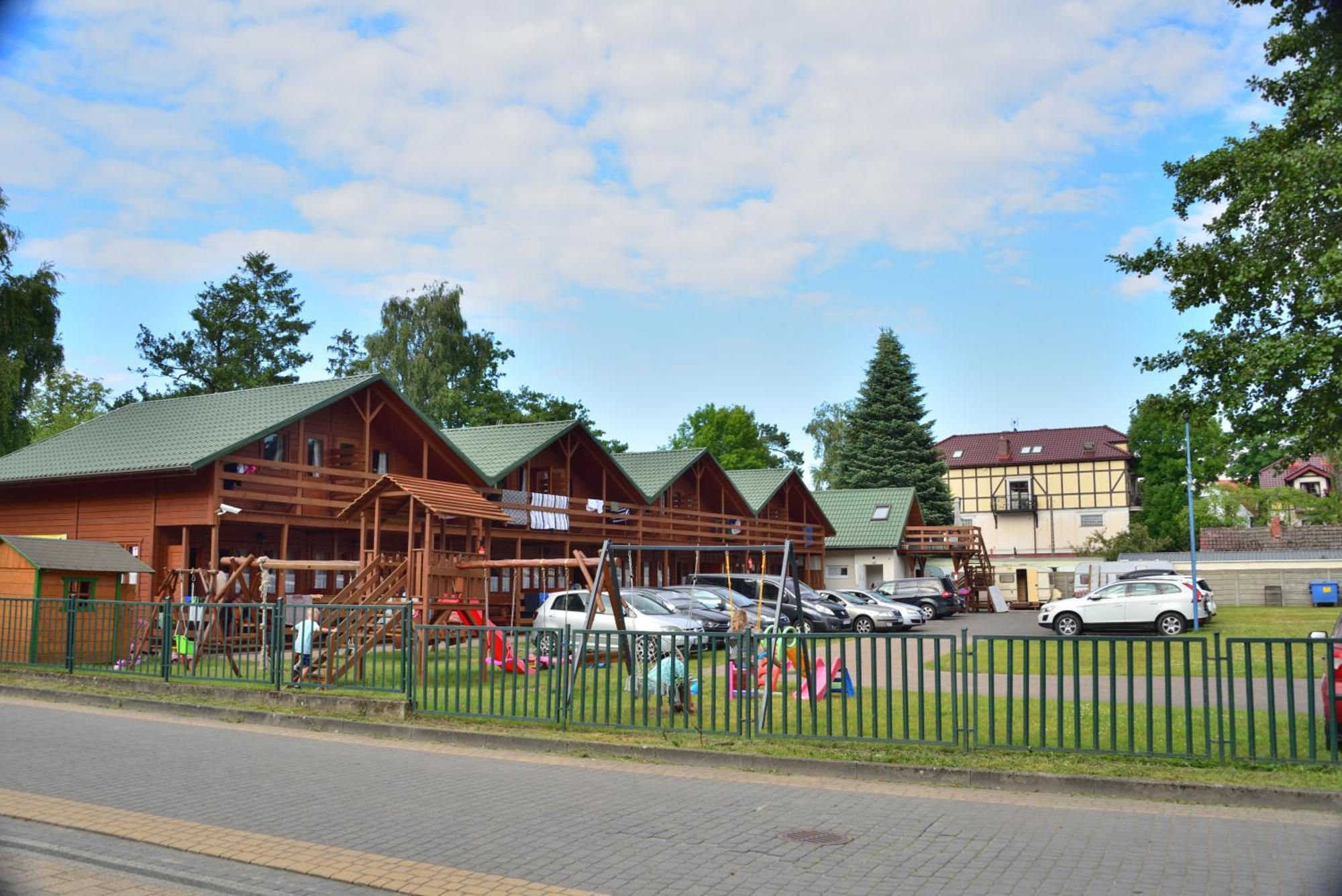 Mlodziezowy Domek Dla Grup Eldorado Mielno Centrum, 200M Od Morza Luaran gambar
